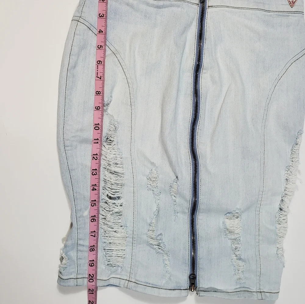 Vintage Guess Denim Wiggle Skirt Sz Medium Light Jean Wash Distressed Zipper Y2K